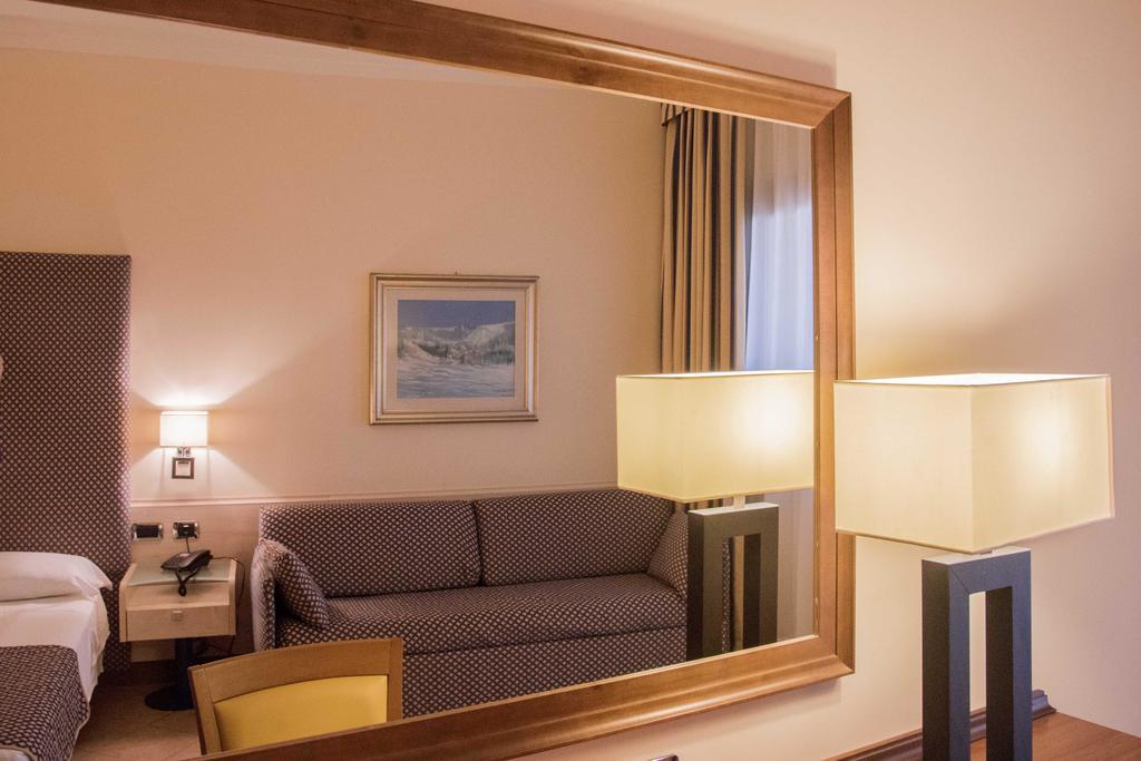 Hotel Resort Lido Degli Aranci Vibo Valentia Buitenkant foto