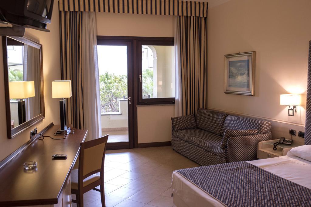 Hotel Resort Lido Degli Aranci Vibo Valentia Buitenkant foto
