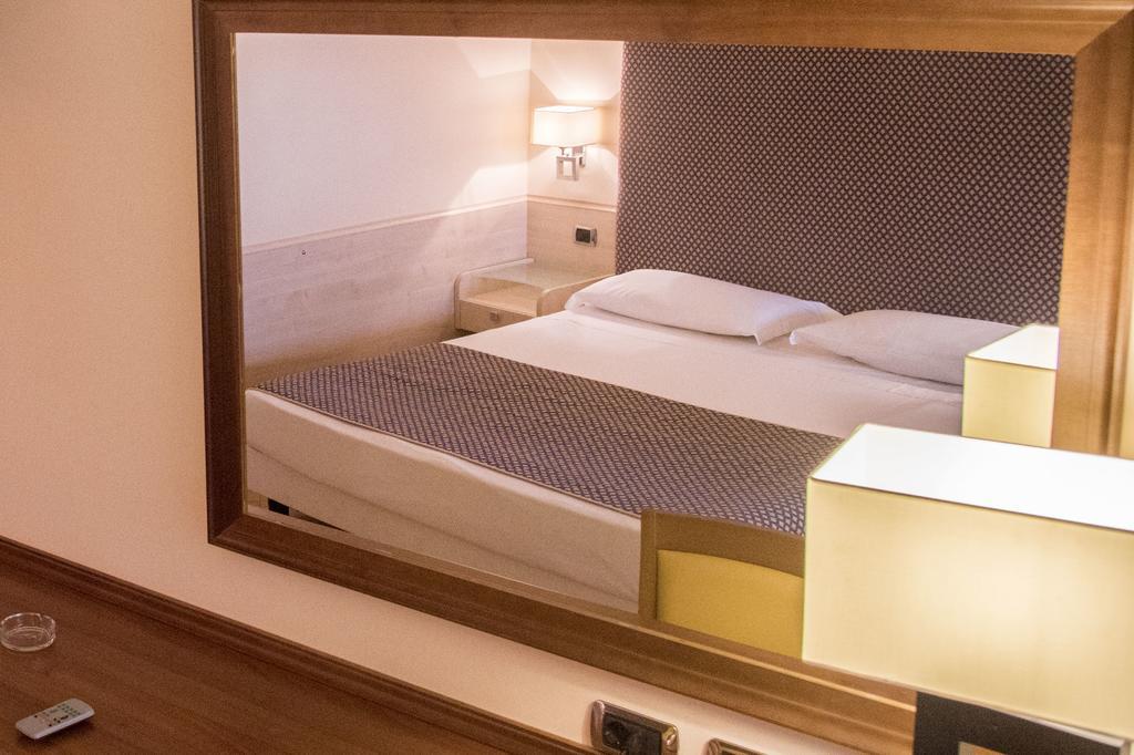 Hotel Resort Lido Degli Aranci Vibo Valentia Kamer foto