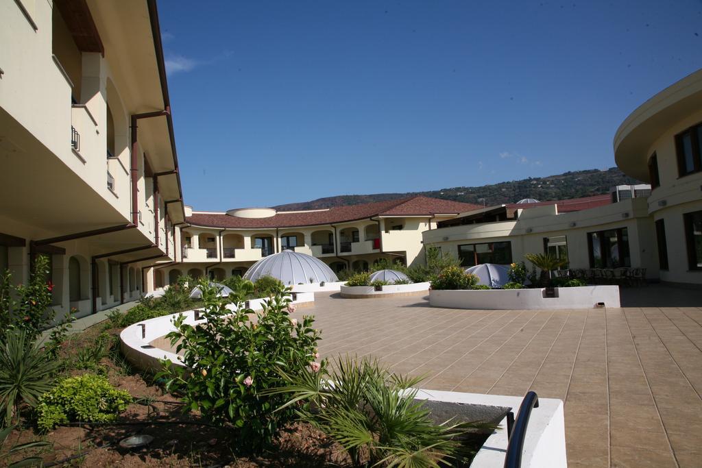 Hotel Resort Lido Degli Aranci Vibo Valentia Buitenkant foto