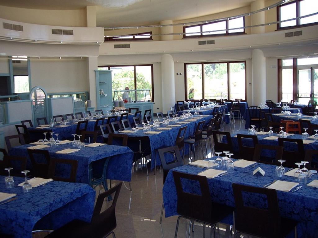 Hotel Resort Lido Degli Aranci Vibo Valentia Buitenkant foto