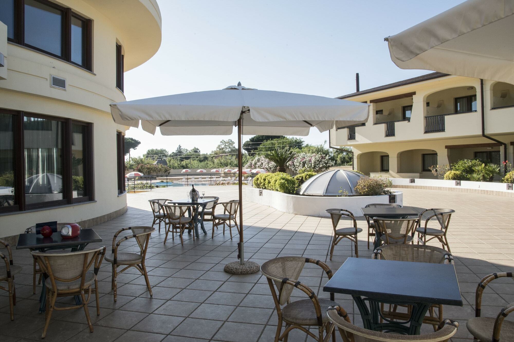 Hotel Resort Lido Degli Aranci Vibo Valentia Buitenkant foto